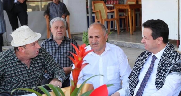 ciftciler-isyan-ediyor-saadet-partisi-lideri-arikana-dert-yanan-ciftci-silivri-soguk-oldugu-icin-konusamiyoruz-dedi-mhbwsya3.jpg