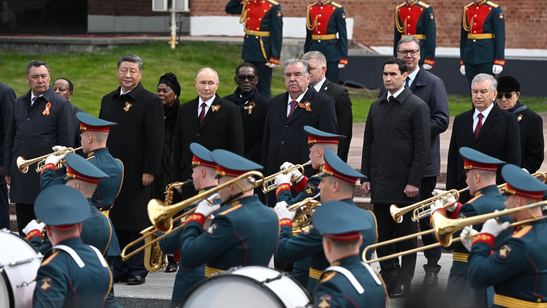 putin-kremlin-sarayinda-zafer-gunu-resepsiyonu-verdi-rULfhRBT.jpg